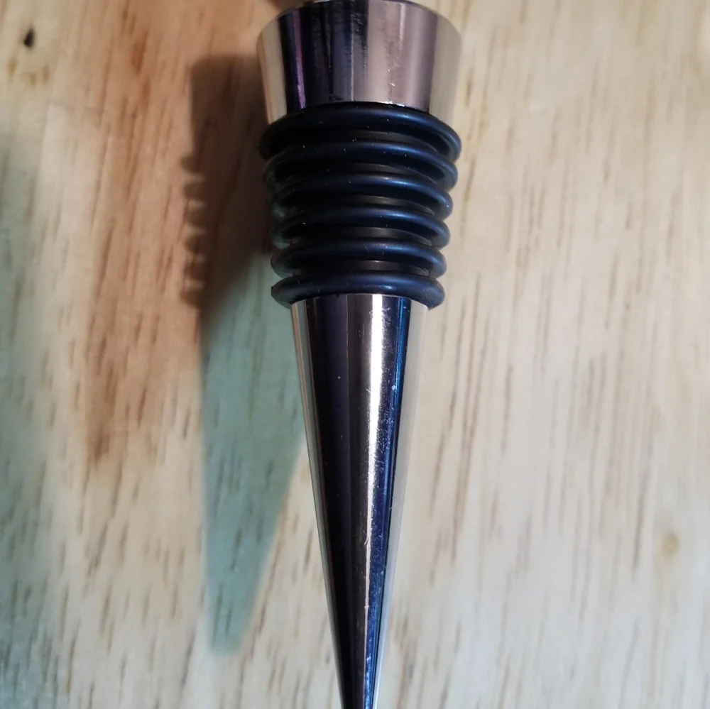 1 Silver Heart Wine Stopper